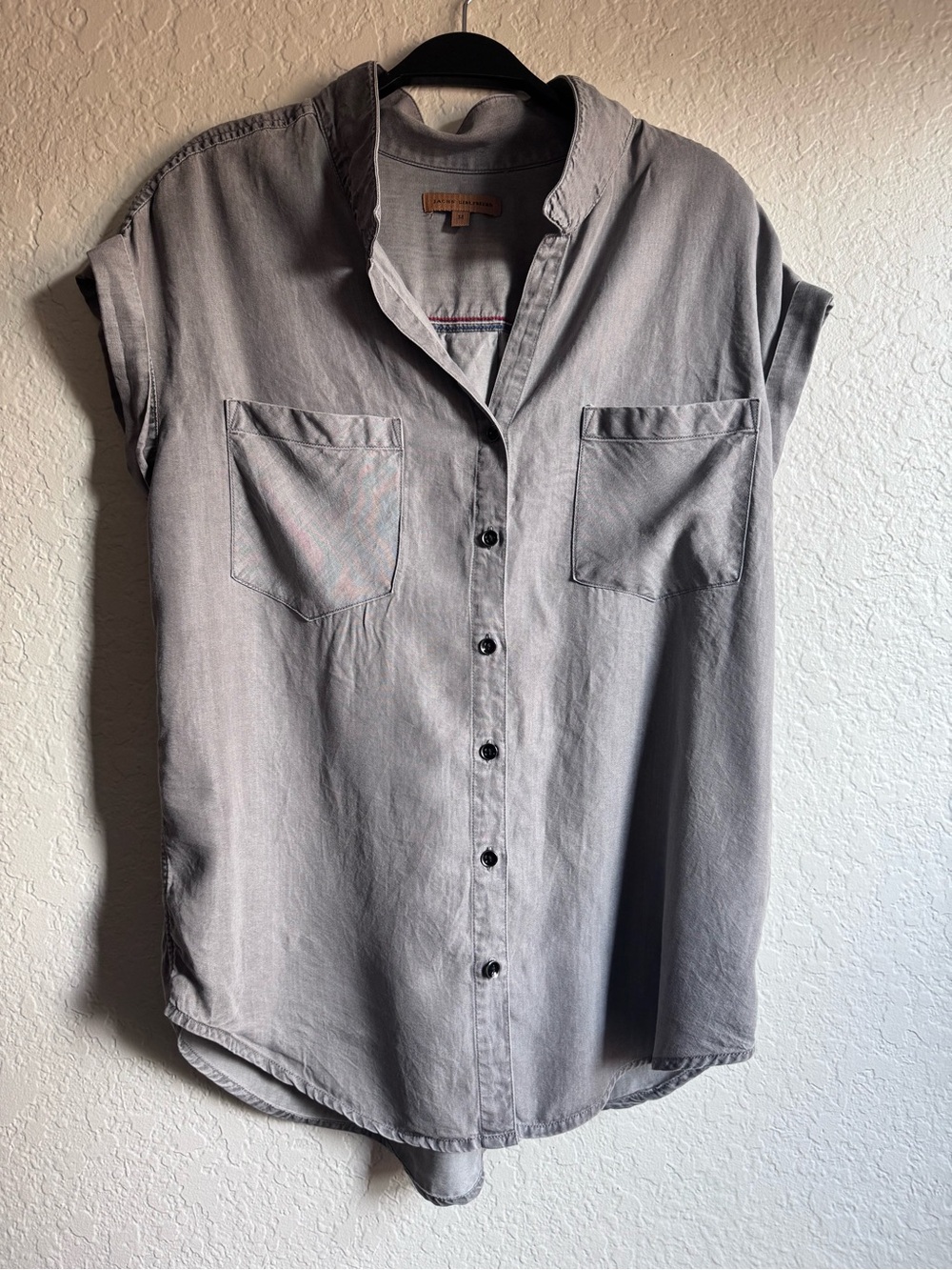 JACHS Girlfriend Light Gray Short-Sleeve Button-Down Shirt